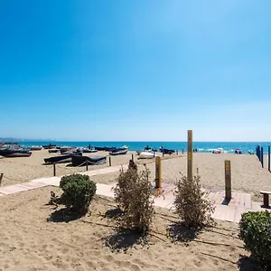 boliches-center-apartment-next-to-the-beach-parking.1costadelsol.com/